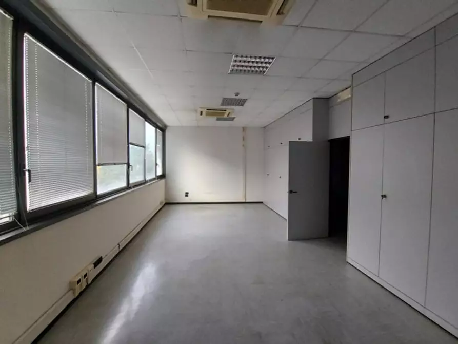 Immagine 7 di Ufficio in vendita  in Via Commercio, N. 40 a Cento