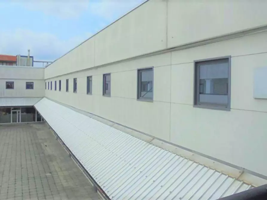 Immagine 11 di Ufficio in vendita  in Via Commercio, N. 40 a Cento