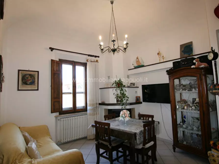 Immagine 2 di Appartamento in vendita  a Sinalunga