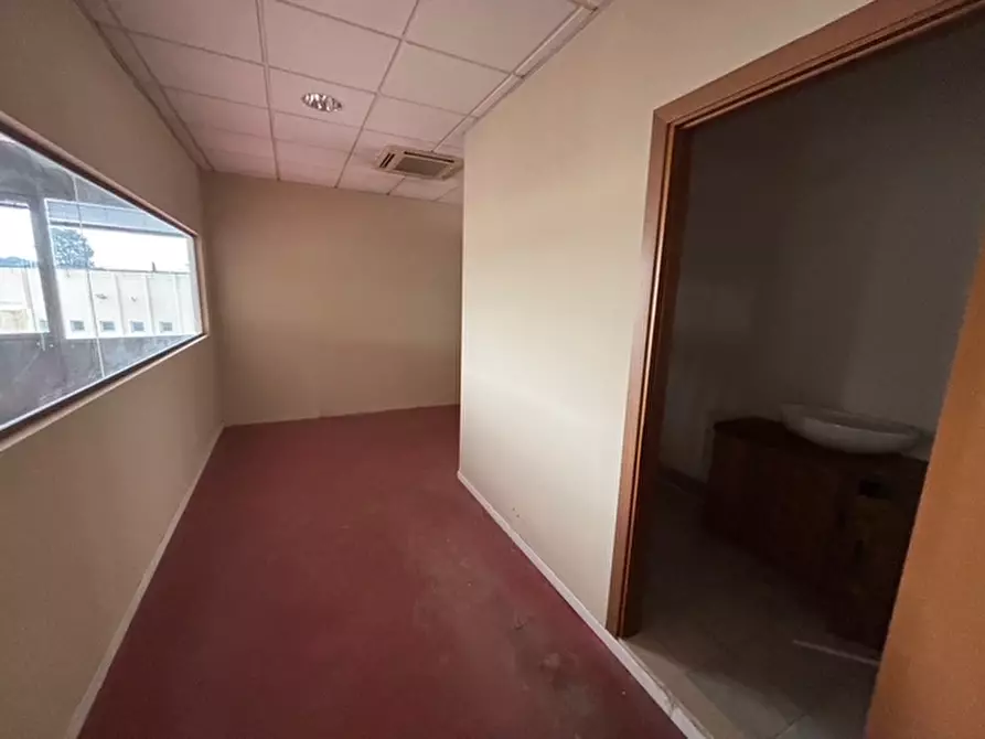 Immagine 12 di Laboratorio in affitto  in VIA DEI CADOLINGI a Scandicci