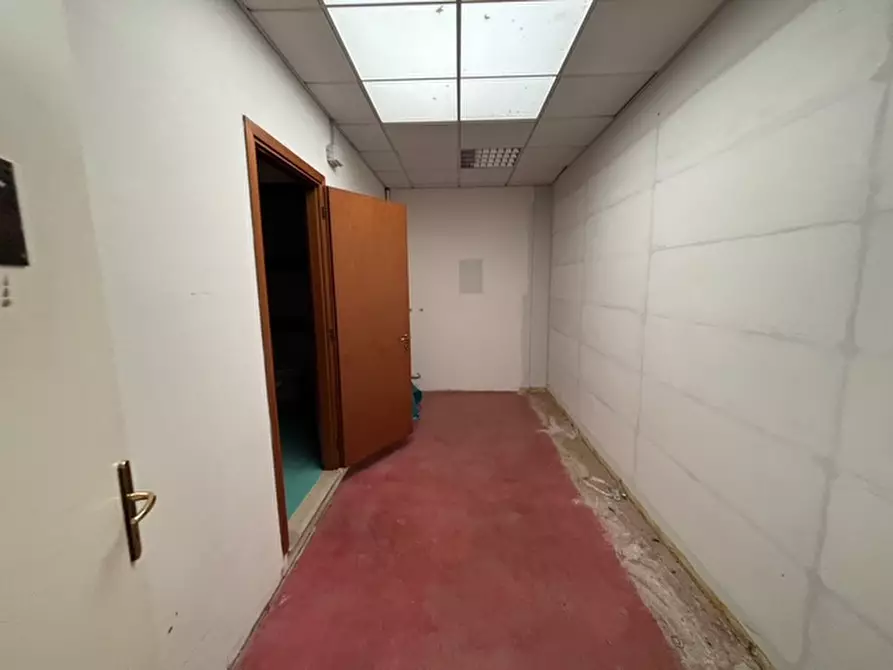 Immagine 25 di Laboratorio in affitto  in VIA DEI CADOLINGI a Scandicci