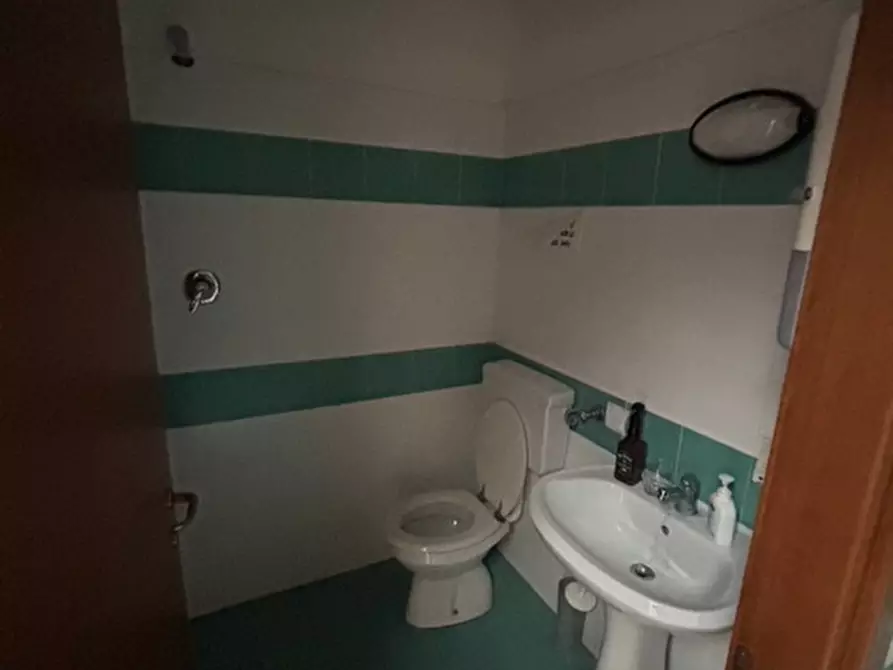 Immagine 28 di Laboratorio in affitto  in VIA DEI CADOLINGI a Scandicci