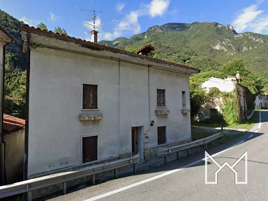 Immagine 1 di Casa indipendente in vendita  a Valbrenta