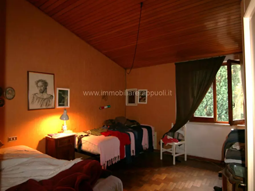 Immagine 20 di Palazzo in vendita  a Sinalunga