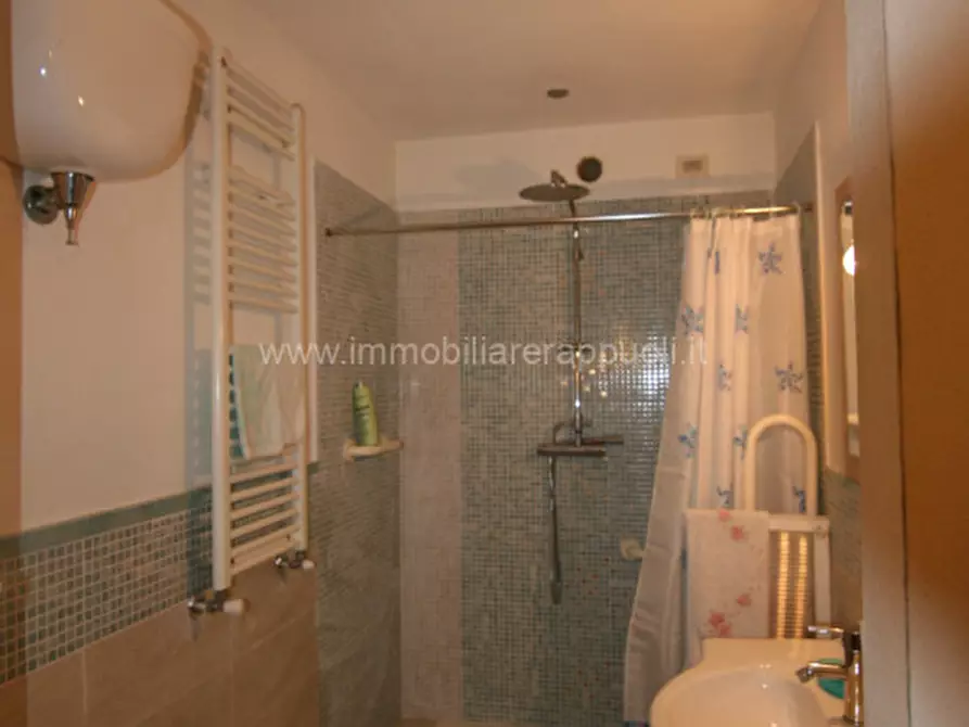 Immagine 5 di Palazzo in vendita  a Cetona