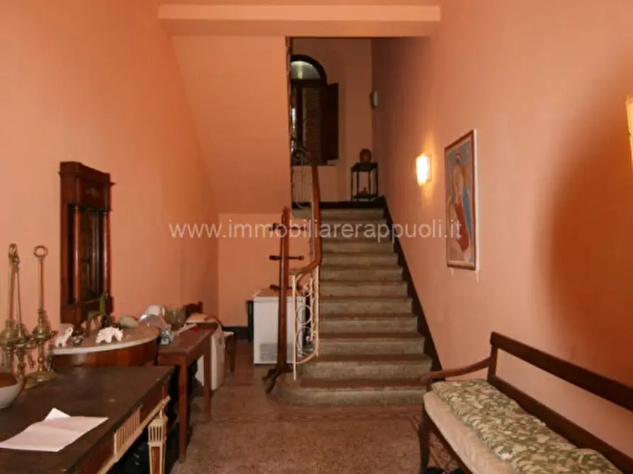 Immagine 7 di Palazzo in vendita  a Cetona