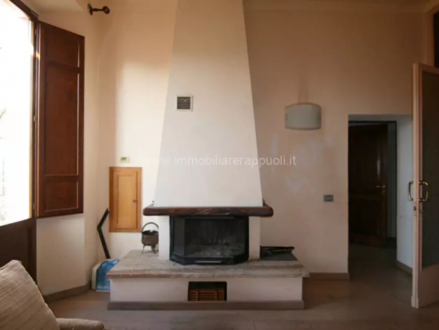 Immagine 10 di Palazzo in vendita  a Cetona