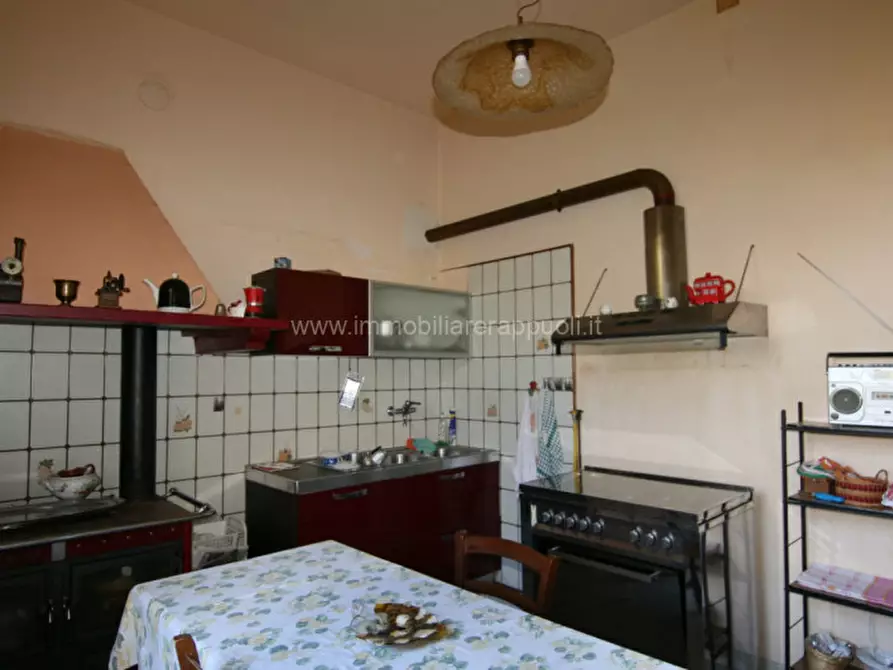 Immagine 12 di Palazzo in vendita  a Cetona