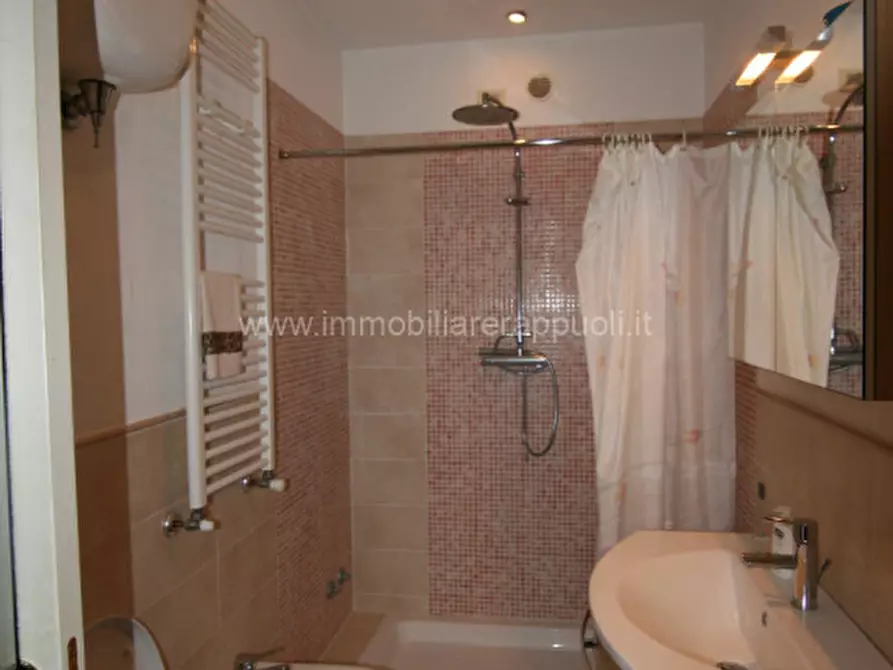 Immagine 15 di Palazzo in vendita  a Cetona