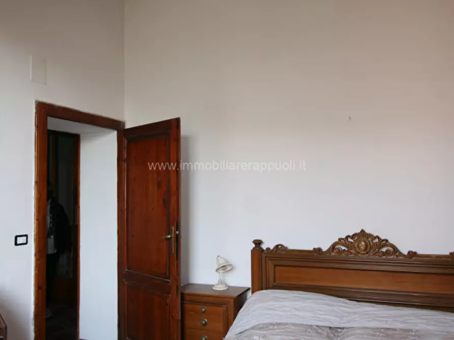 Immagine 16 di Palazzo in vendita  a Cetona