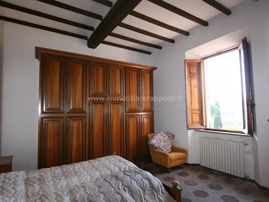 Immagine 17 di Palazzo in vendita  a Cetona