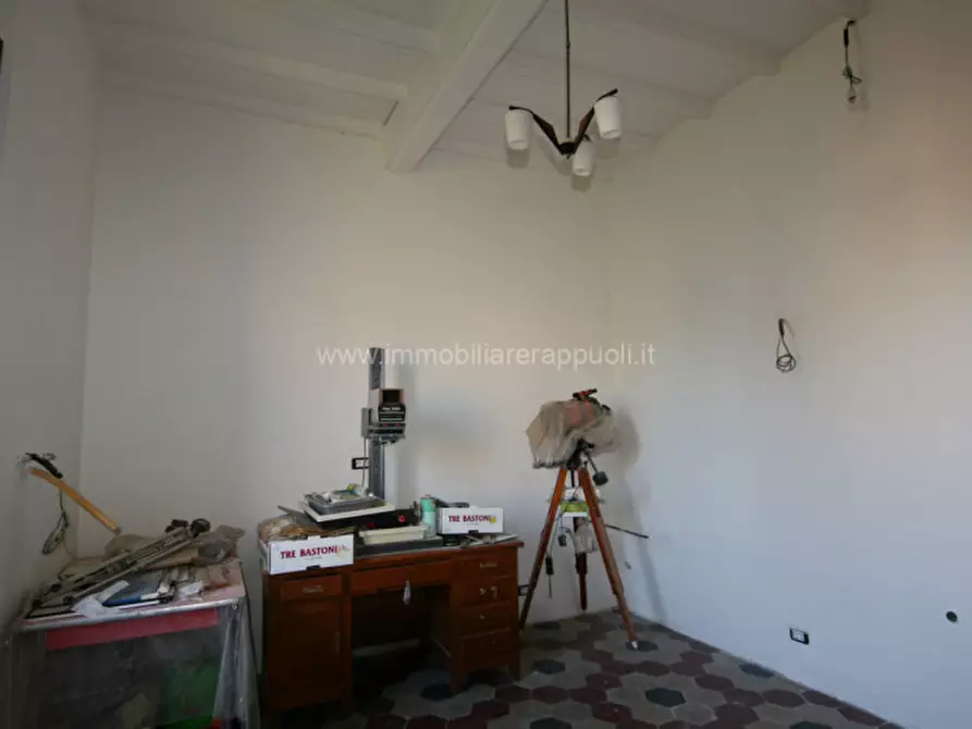 Immagine 19 di Palazzo in vendita  a Cetona