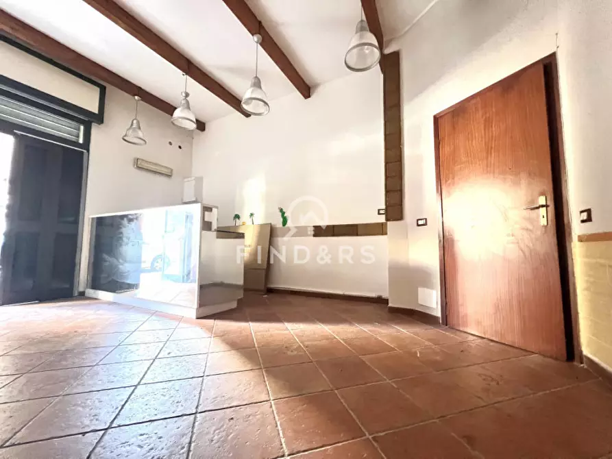 Immagine 11 di Negozio in vendita  in Via Giovanni Aurispa 18 a Palermo