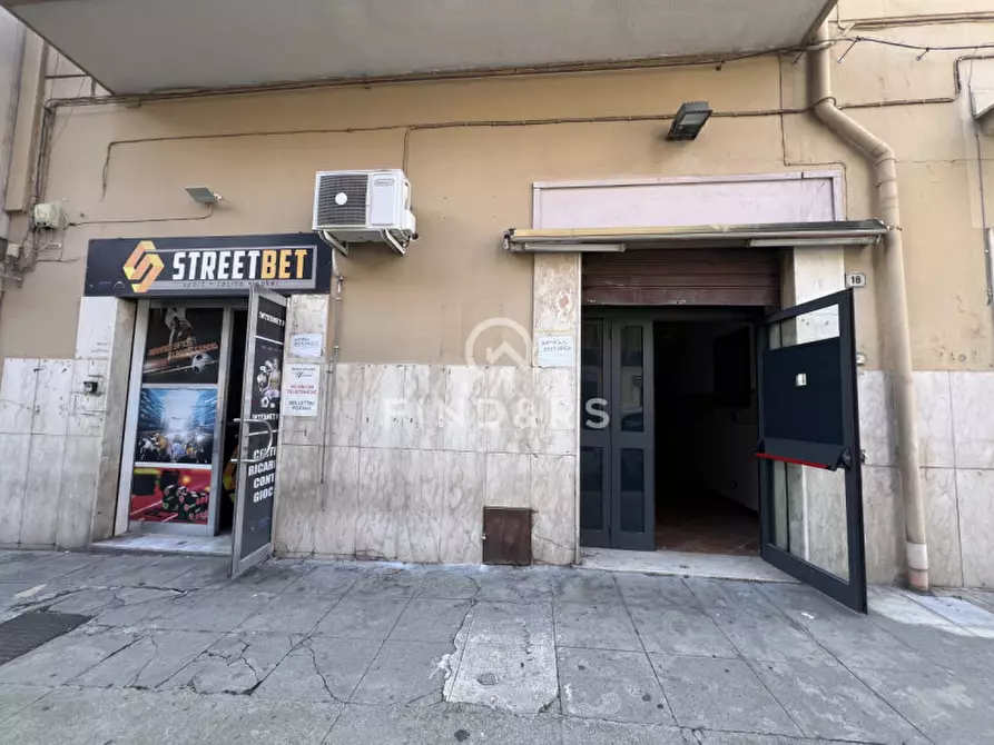 Immagine 14 di Negozio in vendita  in Via Giovanni Aurispa 16 a Palermo