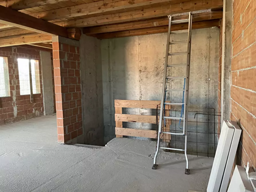 Immagine 10 di Casa quadrifamiliare in vendita  in VIA ROSSINI a Asolo