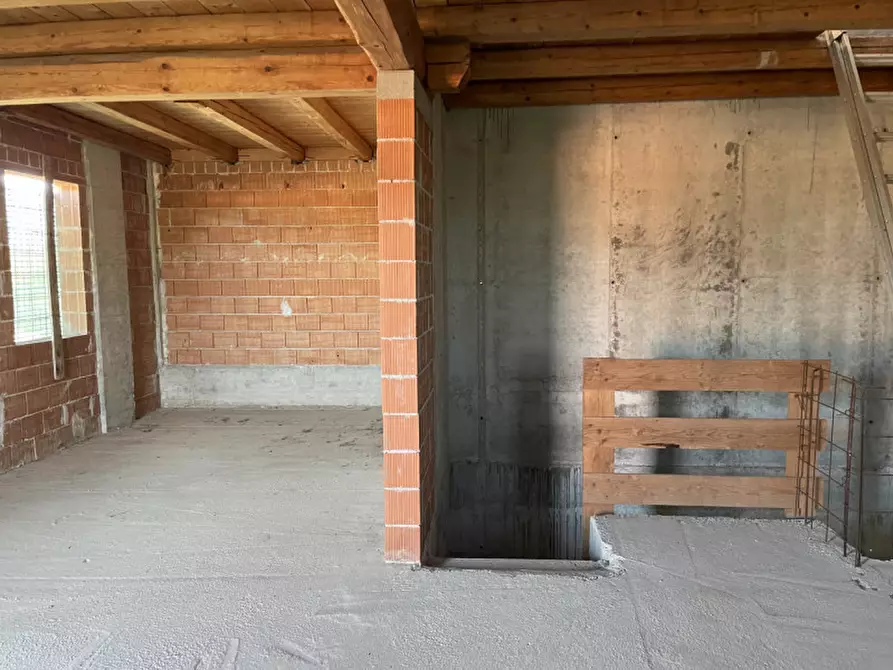 Immagine 11 di Casa quadrifamiliare in vendita  in VIA ROSSINI a Asolo