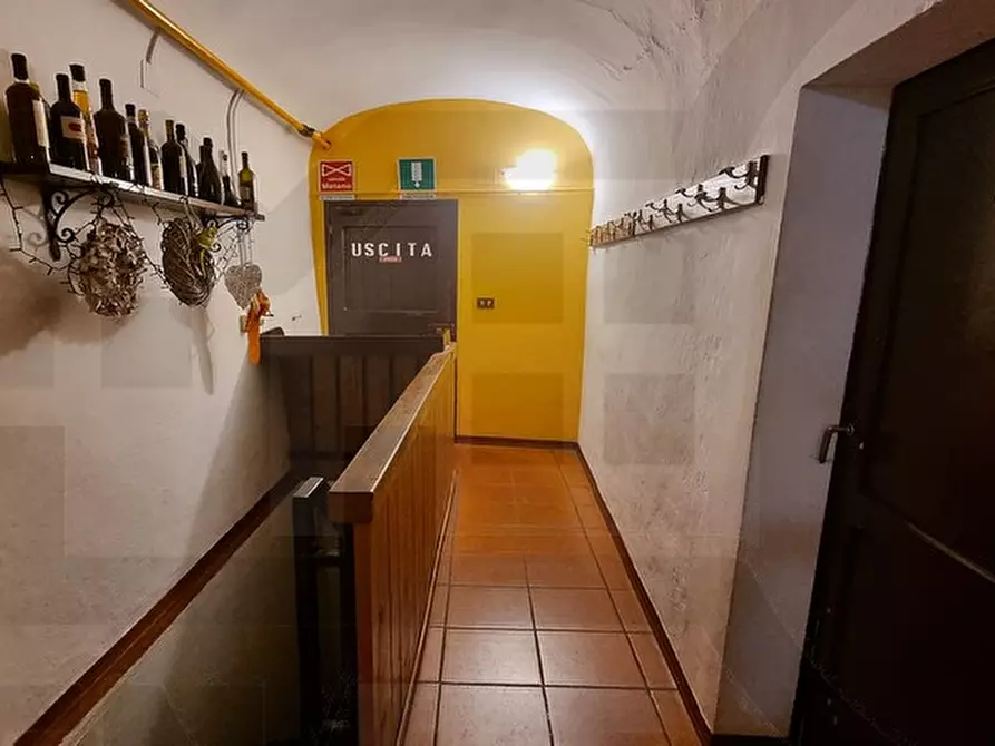 Immagine 2 di Attività commerciale in vendita  in piazza garibaldi a Brisighella