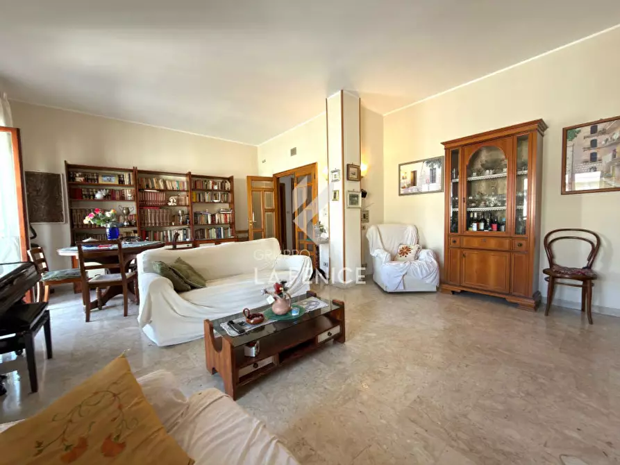 Immagine 9 di Appartamento in vendita  in viale dei lecci,57 a Martina Franca