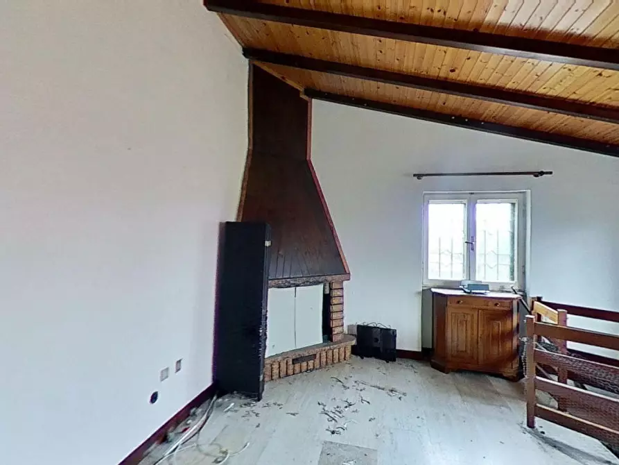 Immagine 12 di Villa in vendita  in Loc. Fonte Vivola - Via delle Ginestre, N. 18 a Sutri