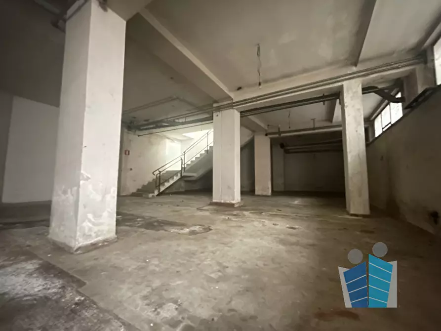 Immagine 8 di Negozio in affitto  in via imbriani a Lecce