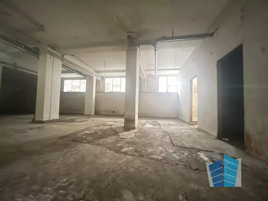 Immagine 11 di Negozio in affitto  in via imbriani a Lecce