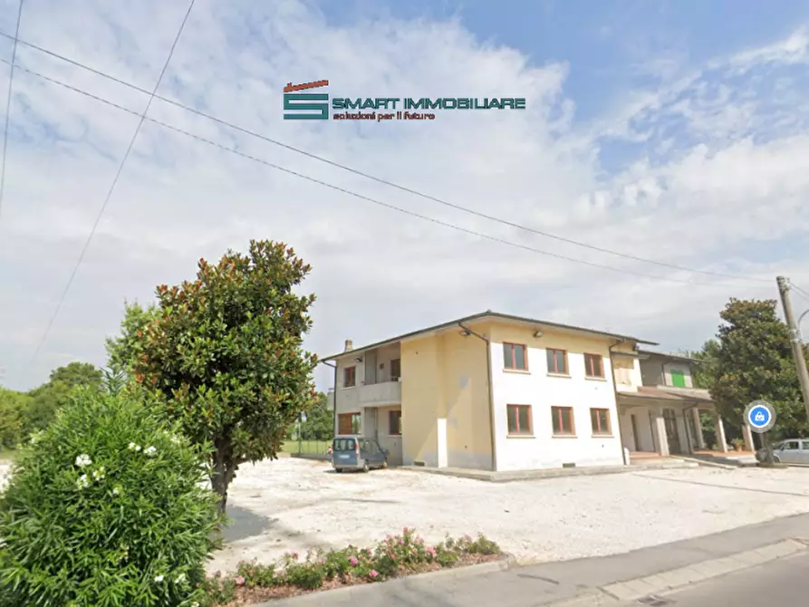 Immagine 2 di Negozio in vendita  in Via Don Bergomi a Castel Mella