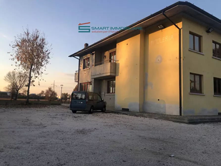 Immagine 6 di Negozio in vendita  in Via Don Bergomi a Castel Mella