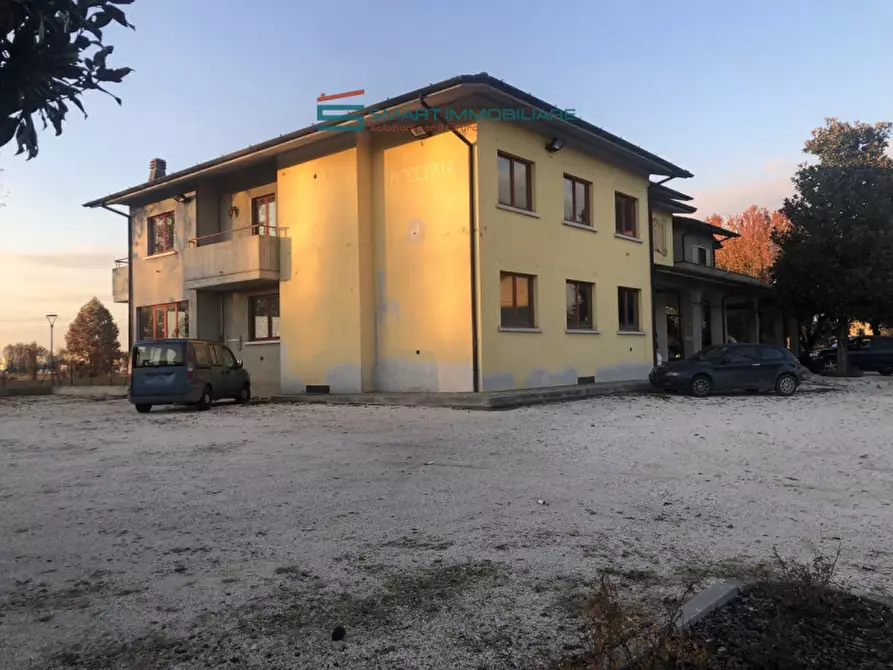 Immagine 7 di Negozio in vendita  in Via Don Bergomi a Castel Mella