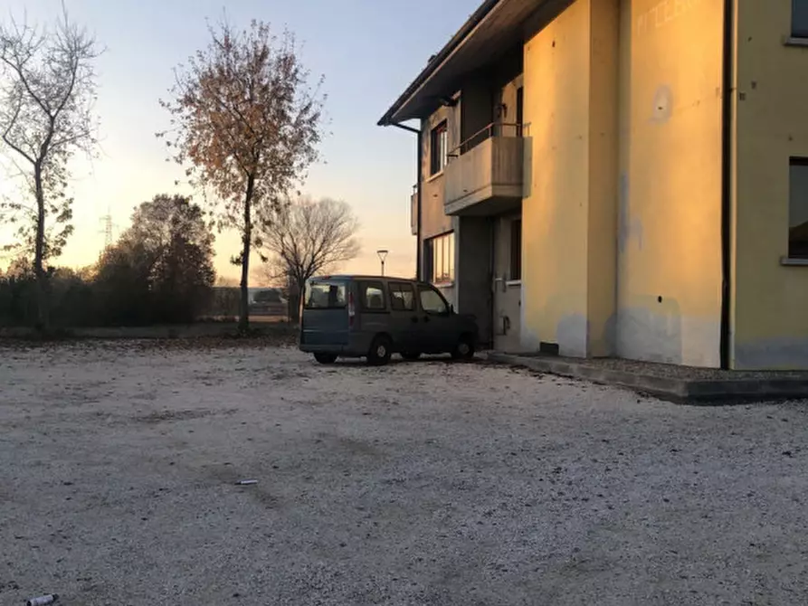 Immagine 8 di Negozio in vendita  in Via Don Bergomi a Castel Mella
