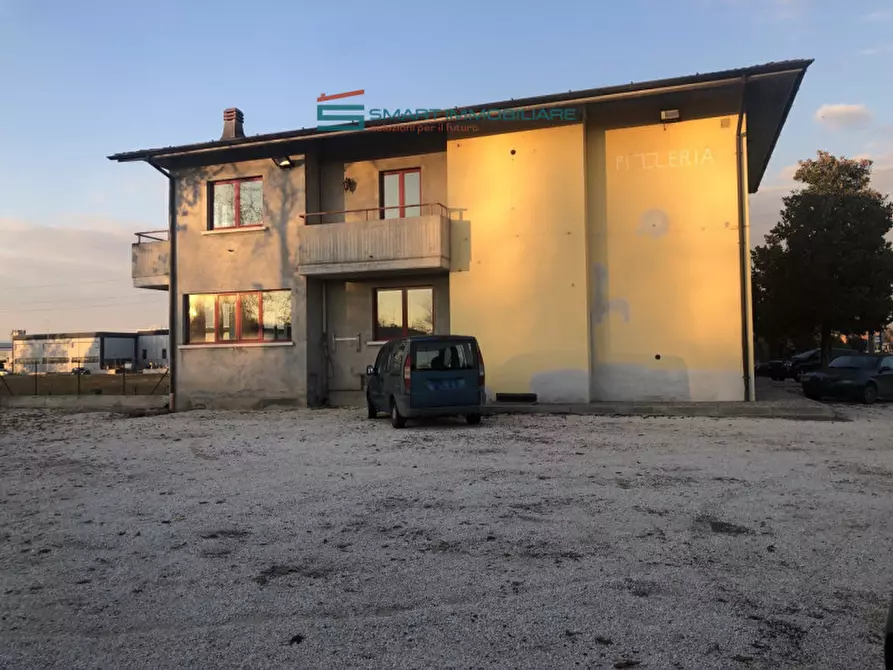 Immagine 9 di Negozio in vendita  in Via Don Bergomi a Castel Mella