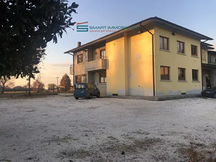 Immagine 10 di Negozio in vendita  in Via Don Bergomi a Castel Mella