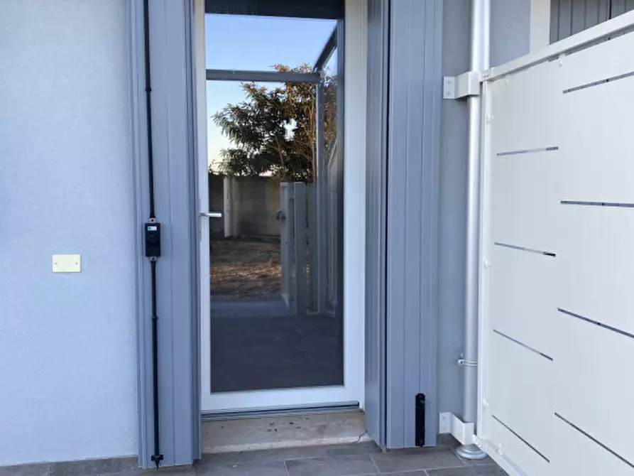 Immagine 1 di Appartamento in vendita  in via cona a Correzzola