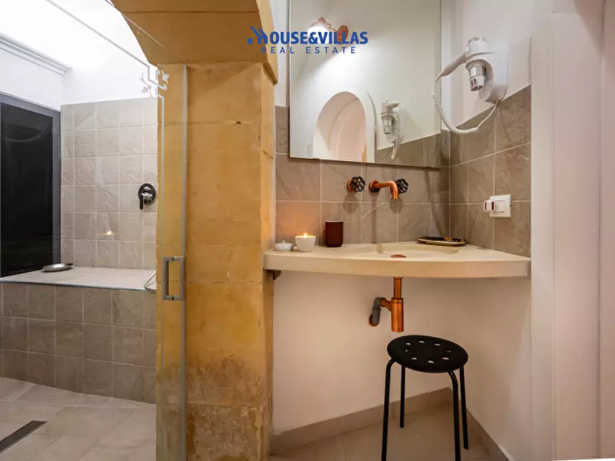 Immagine 11 di Appartamento in vendita  in via cavour a Noto