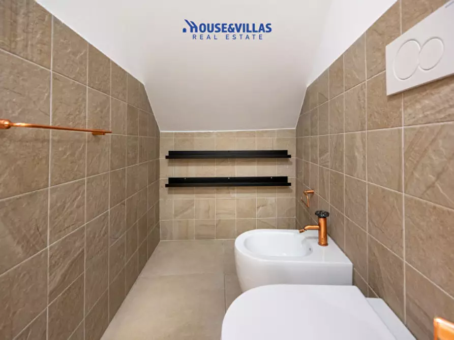 Immagine 15 di Appartamento in vendita  in via cavour a Noto