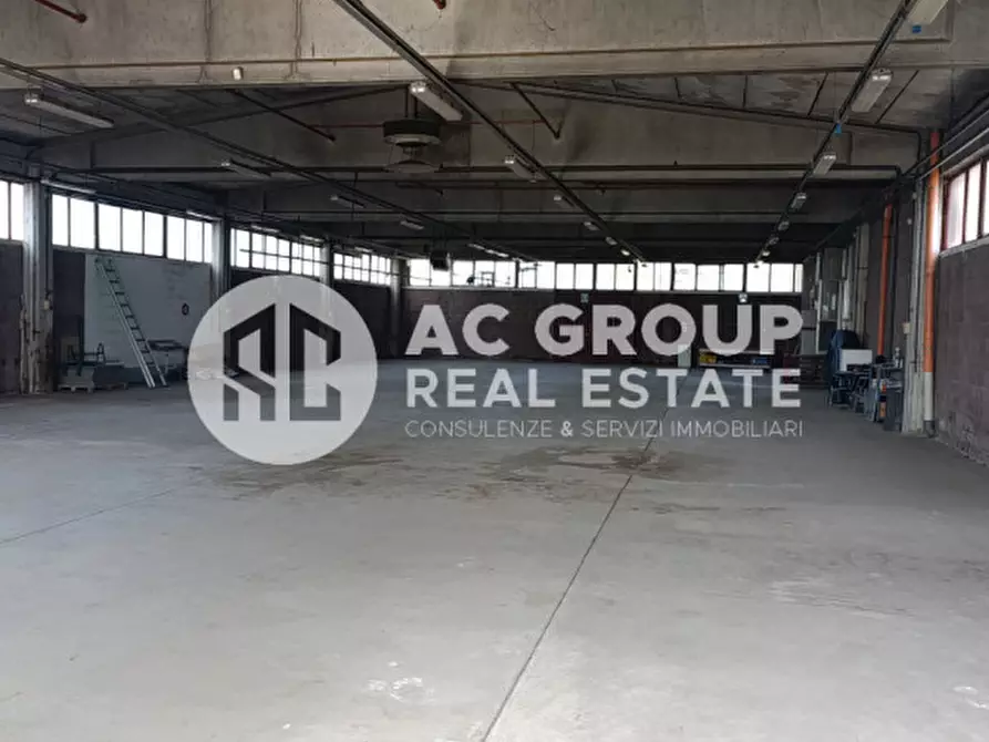 Immagine 2 di Capannone industriale in vendita  in Via Piave a Saronno