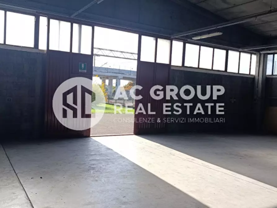 Immagine 3 di Capannone industriale in vendita  in Via Piave a Saronno