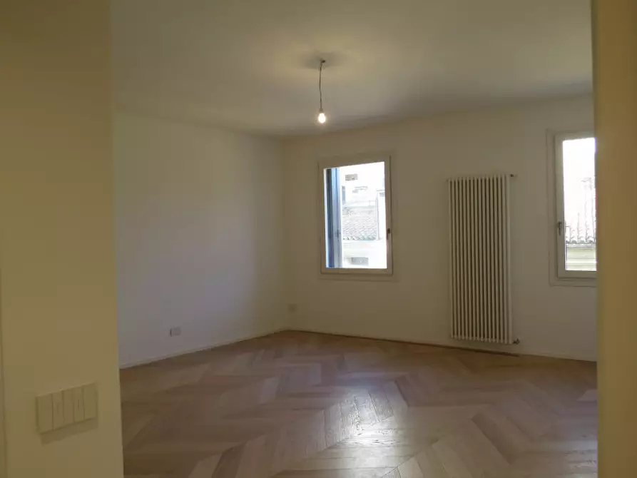 Immagine 9 di Appartamento in vendita  a Padova
