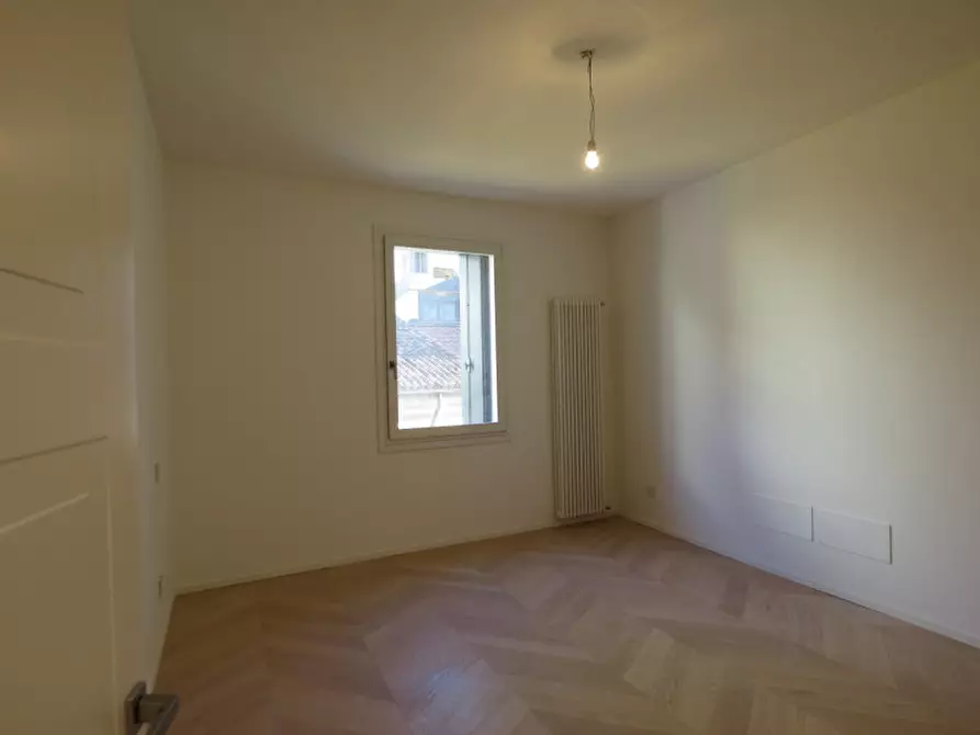 Immagine 11 di Appartamento in vendita  a Padova