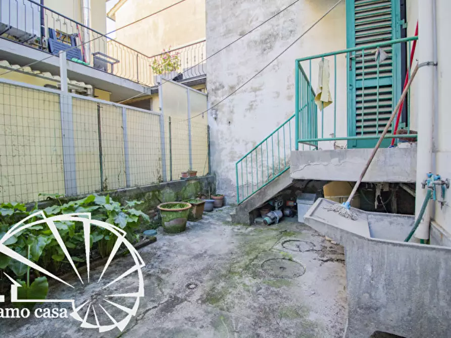 Immagine 8 di Casa indipendente in vendita  a Prato