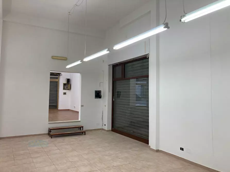 Immagine 3 di Negozio in vendita  in Via Martina a Ceglie Messapico