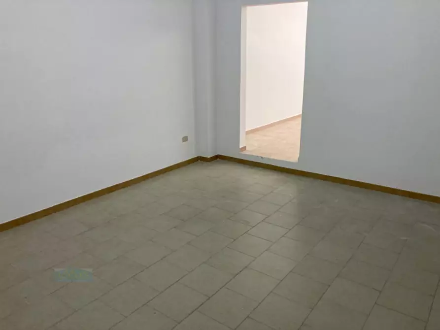 Immagine 9 di Negozio in vendita  in Via Martina a Ceglie Messapico