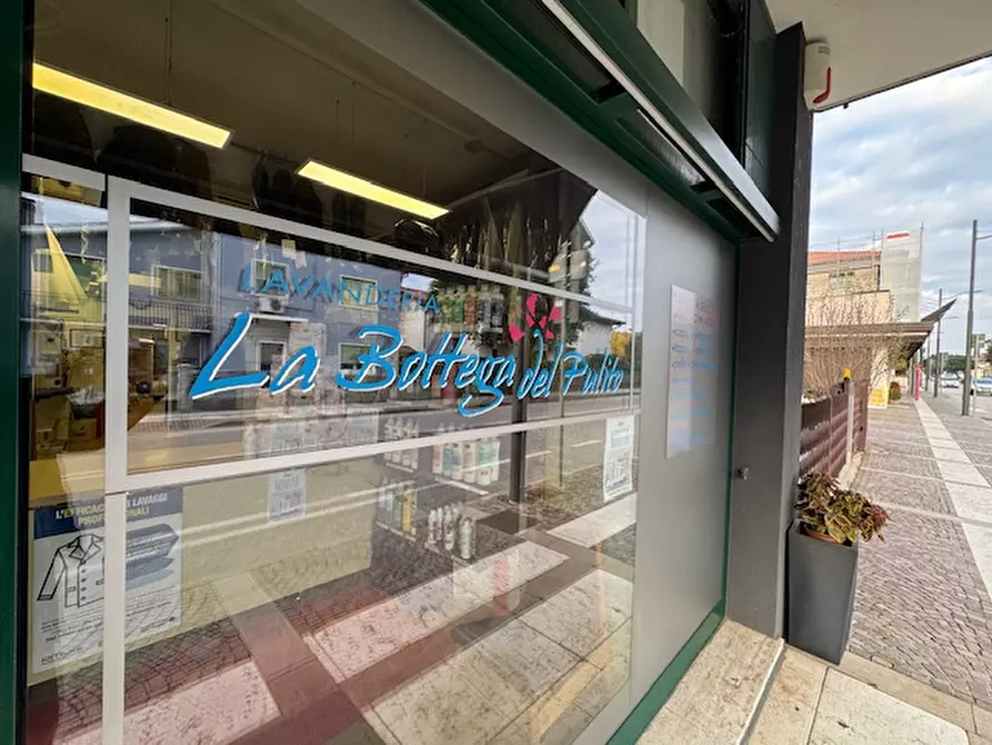 Immagine 2 di Attività commerciale in vendita  in via Roma a Torre Di Mosto