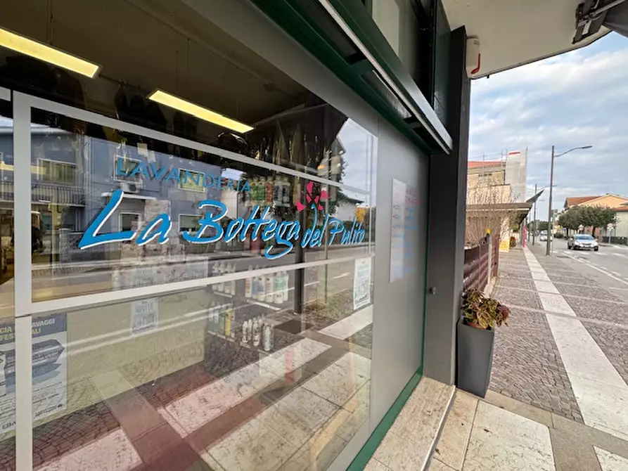 Immagine 5 di Attività commerciale in vendita  in via Roma a Torre Di Mosto