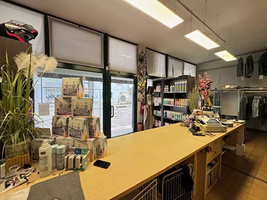 Immagine 7 di Attività commerciale in vendita  in via Roma a Torre Di Mosto