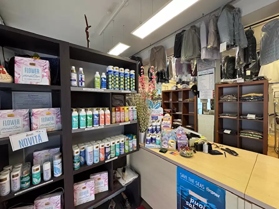 Immagine 9 di Attività commerciale in vendita  in via Roma a Torre Di Mosto