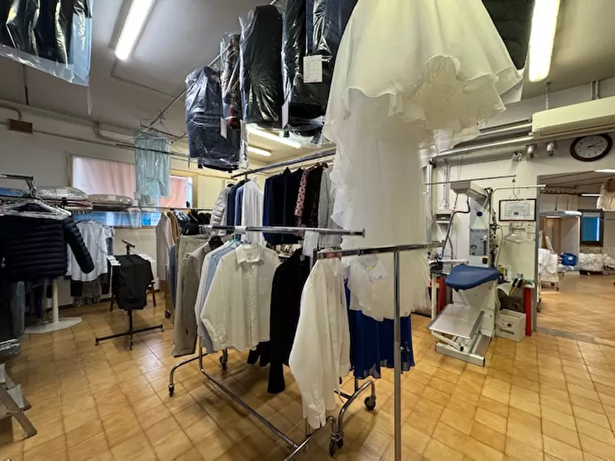 Immagine 13 di Attività commerciale in vendita  in via Roma a Torre Di Mosto