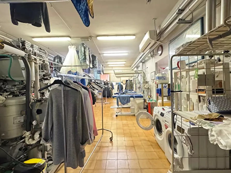 Immagine 19 di Attività commerciale in vendita  in via Roma a Torre Di Mosto