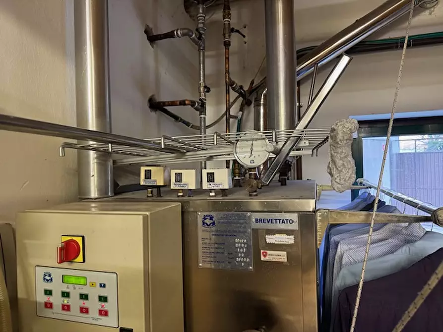 Immagine 21 di Attività commerciale in vendita  in via Roma a Torre Di Mosto