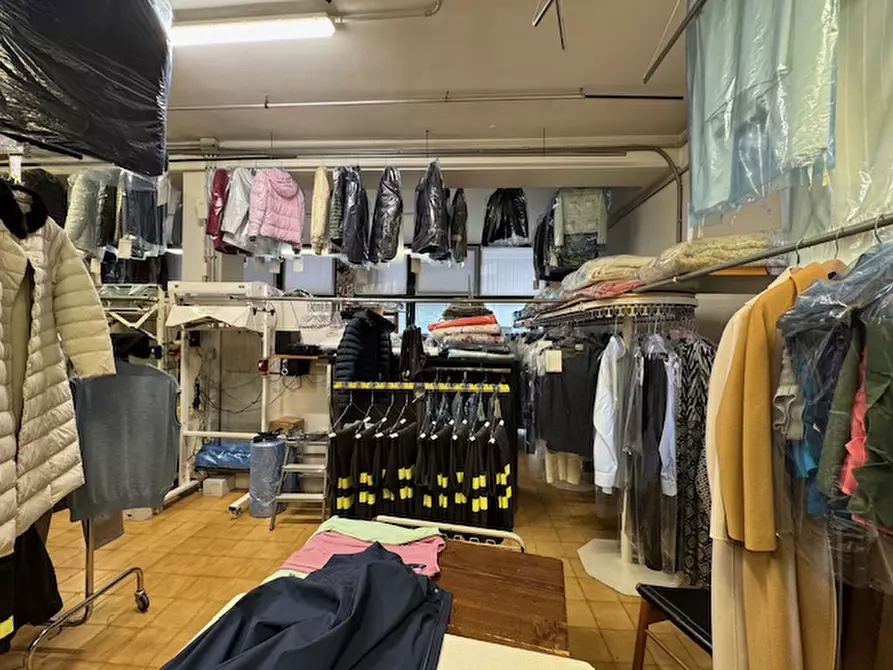 Immagine 27 di Attività commerciale in vendita  in via Roma a Torre Di Mosto