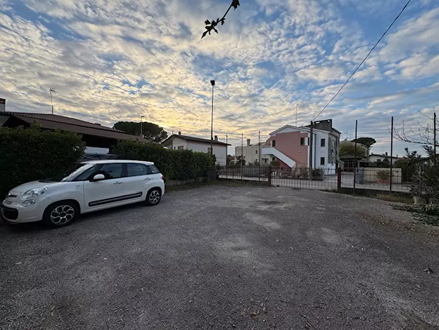 Immagine 29 di Attività commerciale in vendita  in via Roma a Torre Di Mosto